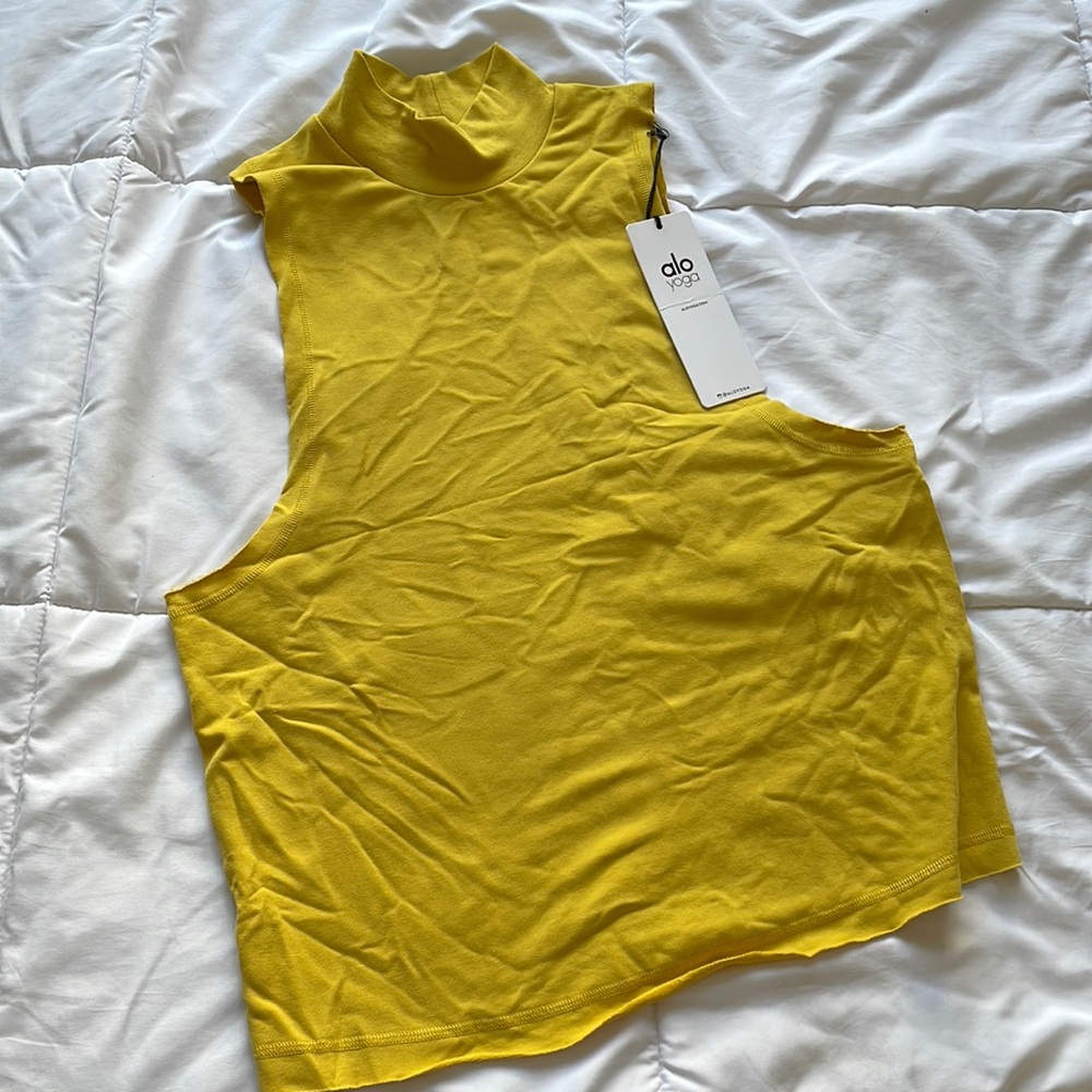 Alo yoga NWT small gold yellow move tank